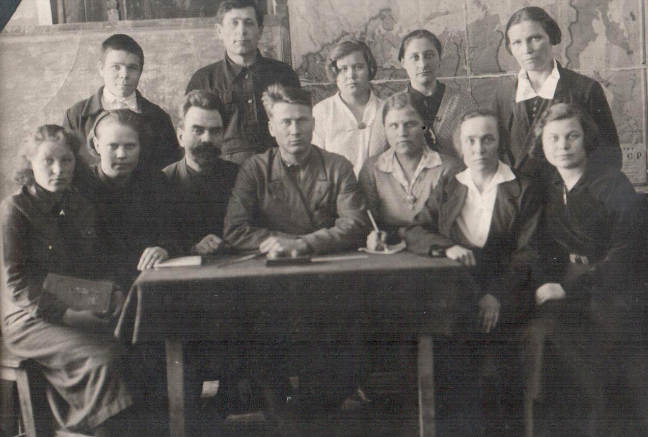 Коллектив школы 1930-40-х гг.